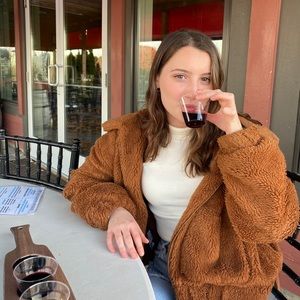 Meet your Posher, Anne